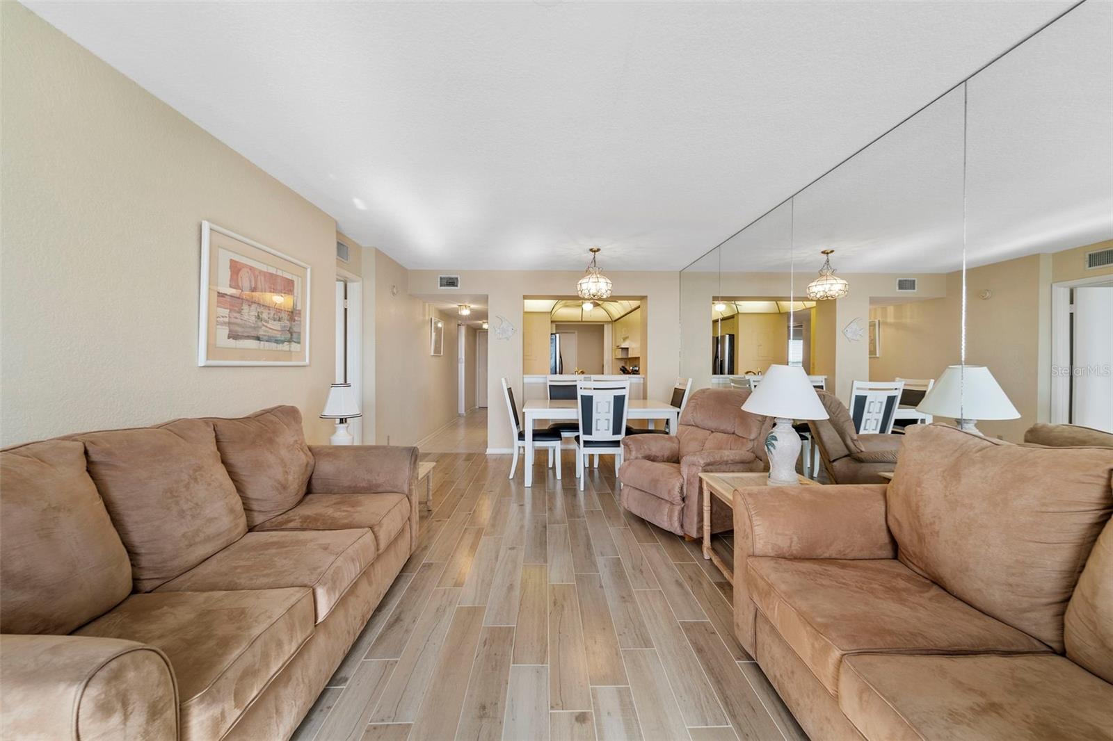 Image 7 of 28 For 6021 Bahia Del Mar Circle 534