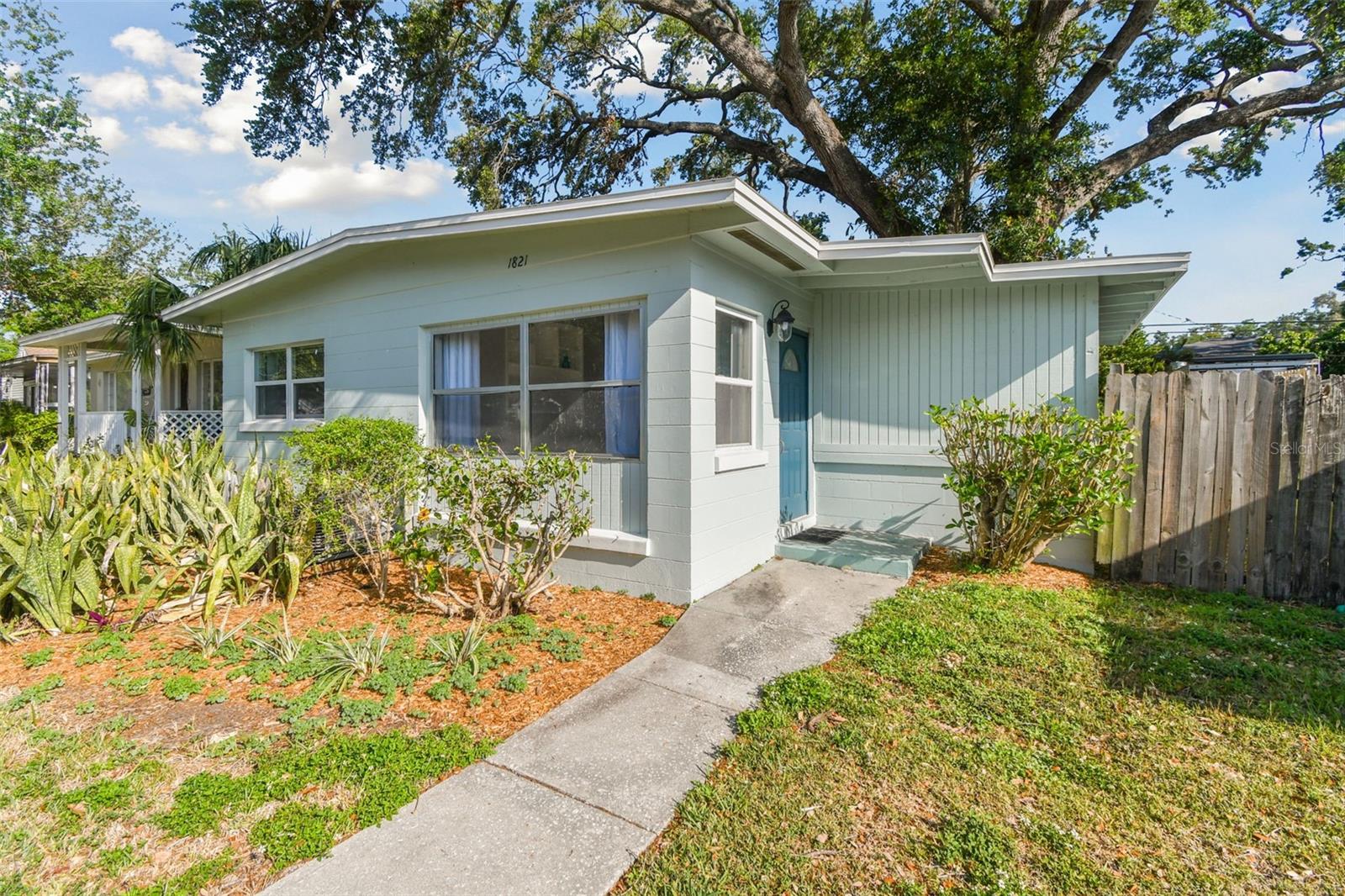 Image 3 of 21 For 1821 20th Avenue N