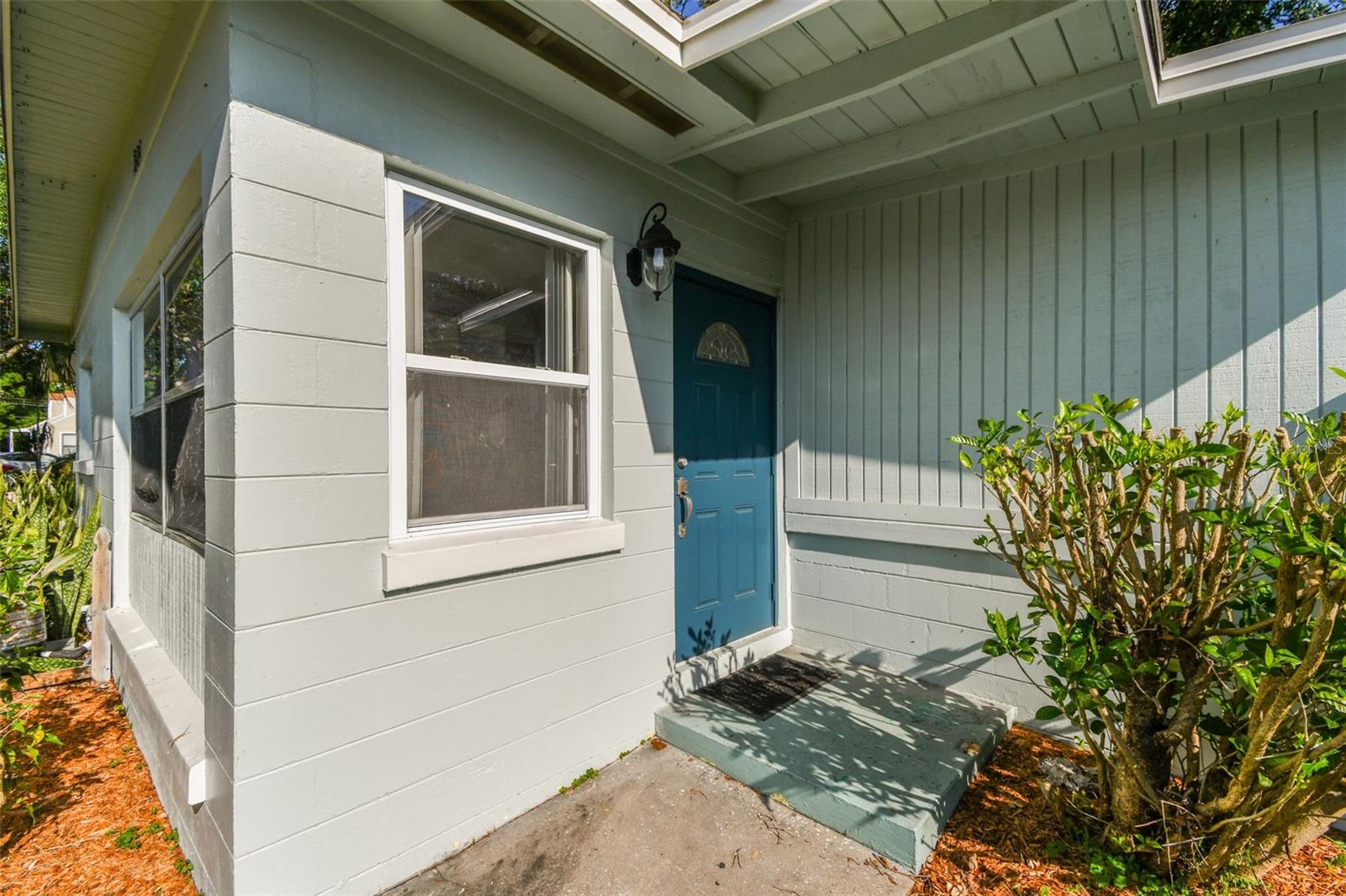 Image 4 of 21 For 1821 20th Avenue N