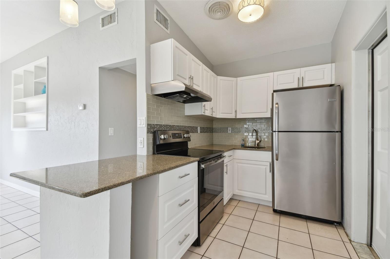 Image 8 of 21 For 1821 20th Avenue N