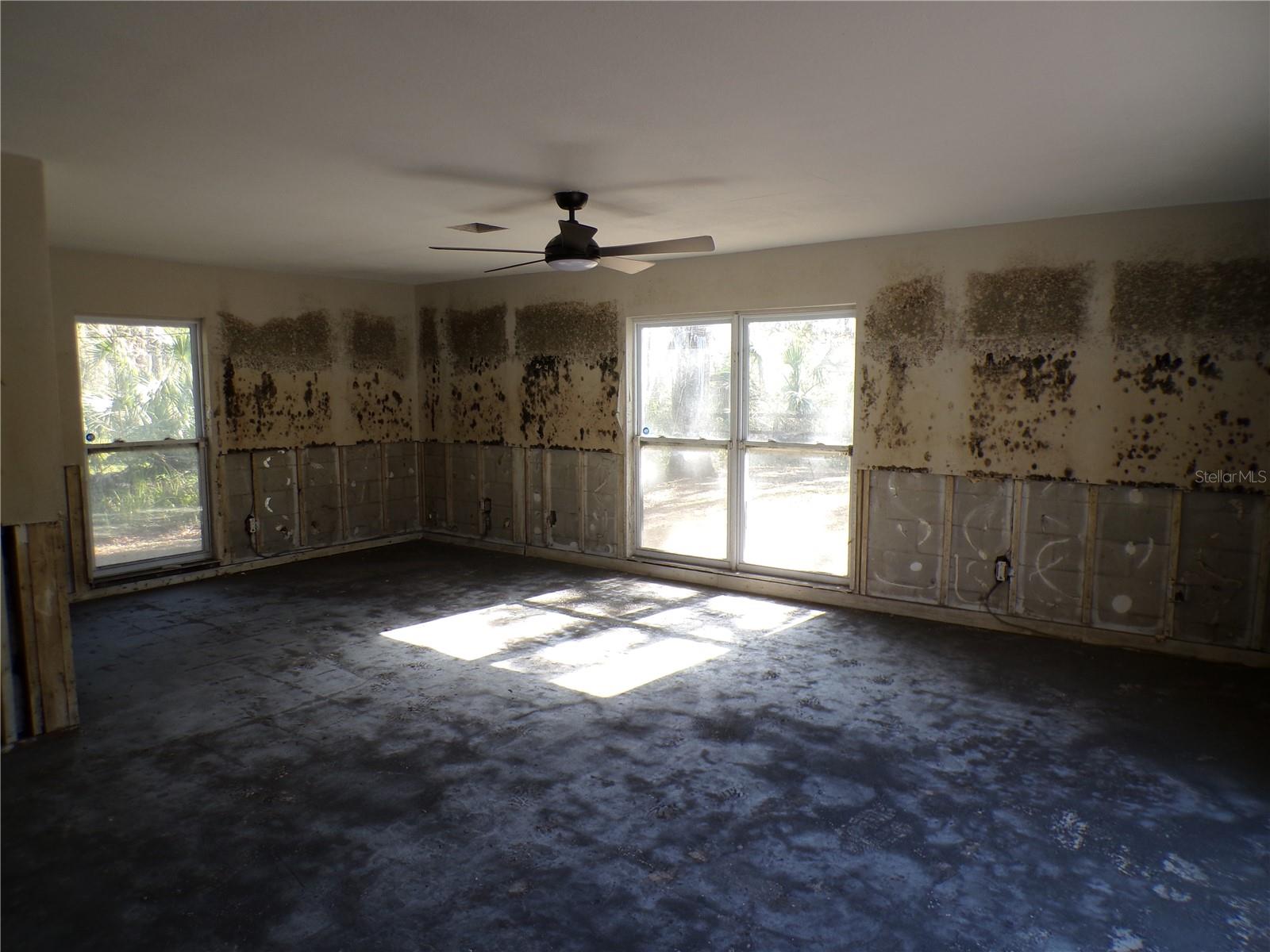 Image 8 of 11 For 4405 Coconut Cove Place