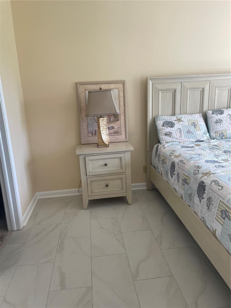 Image 10 of 26 For 6180 Sun Boulevard 115