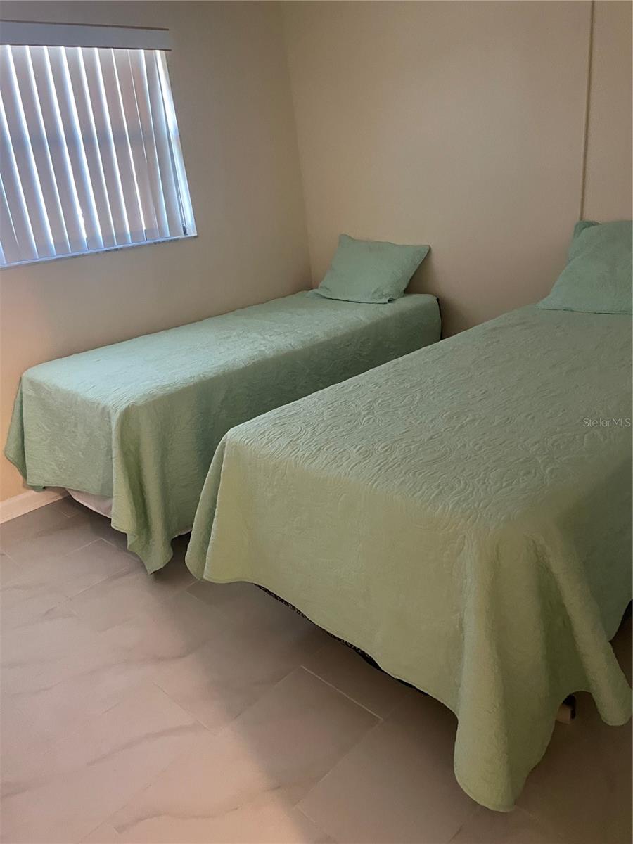 Image 11 of 26 For 6180 Sun Boulevard 115