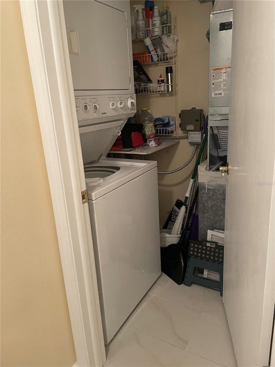 Image 12 of 26 For 6180 Sun Boulevard 115