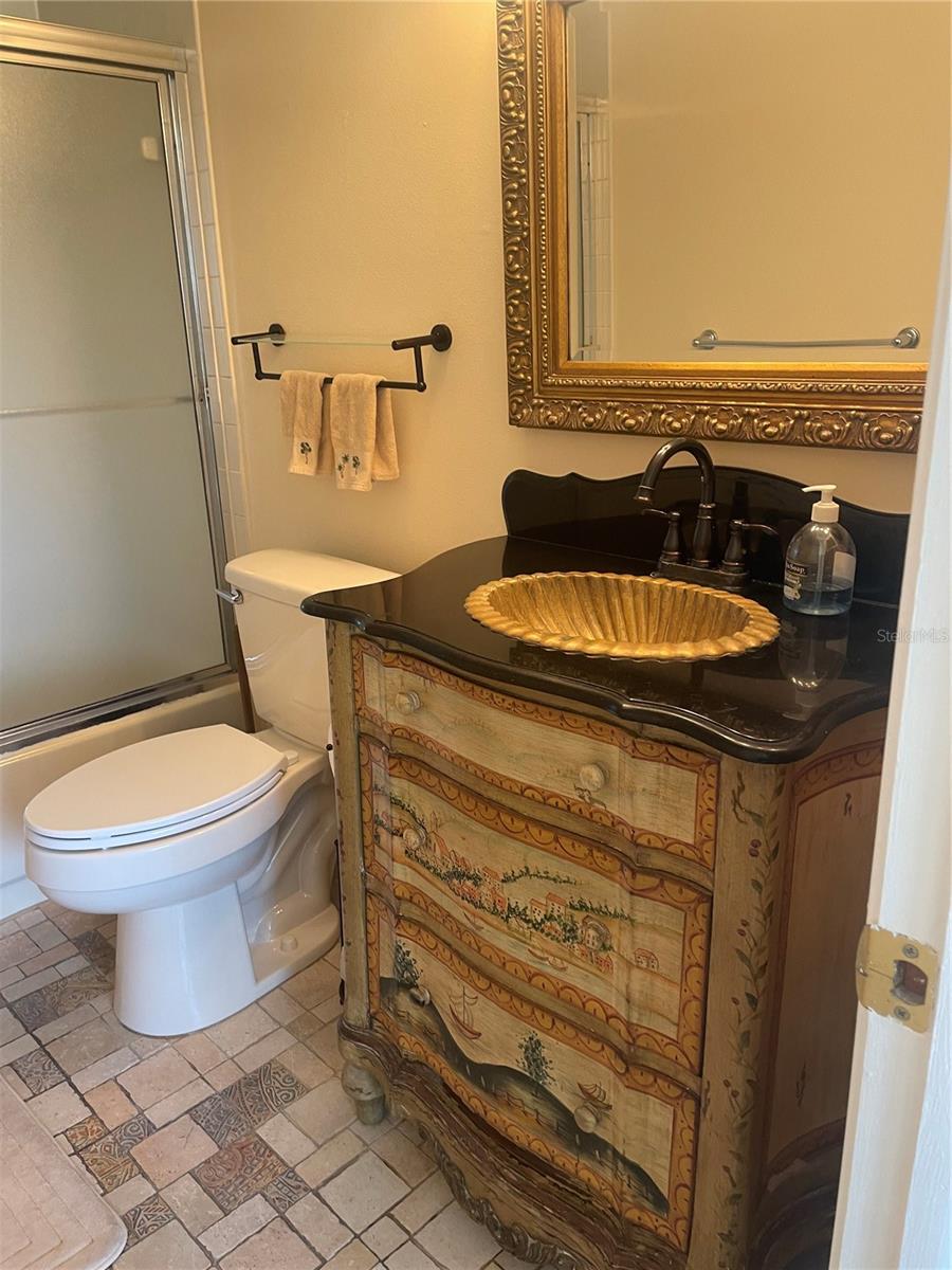 Image 8 of 26 For 6180 Sun Boulevard 115