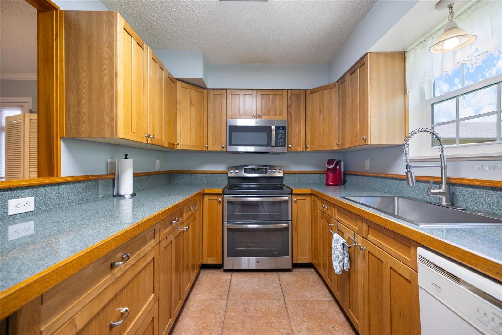 Image 9 of 37 For 3585 41st Terrace S 227