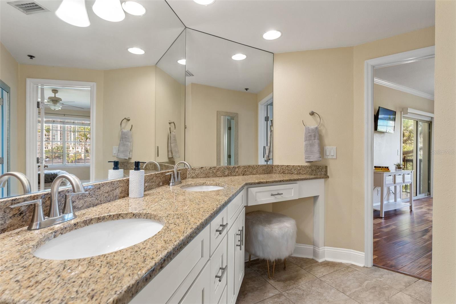 Image 21 of 49 For 1002 Harbour Island Boulevard 1312