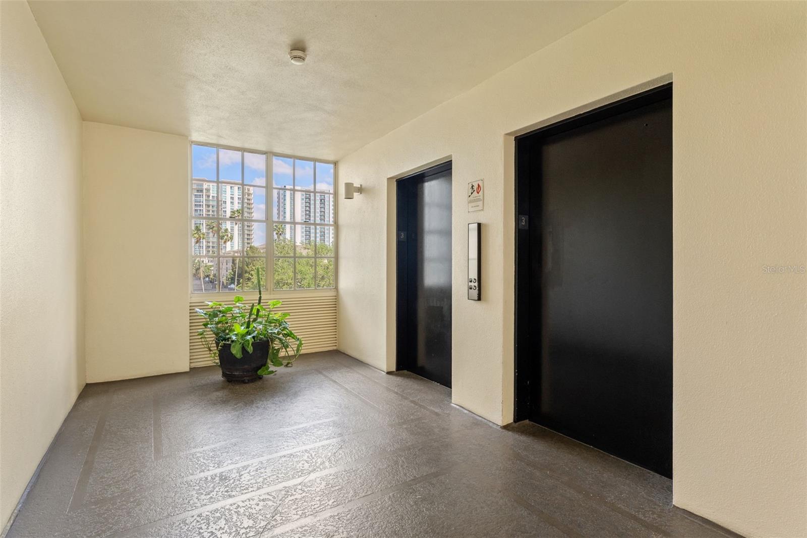 Image 44 of 49 For 1002 Harbour Island Boulevard 1312
