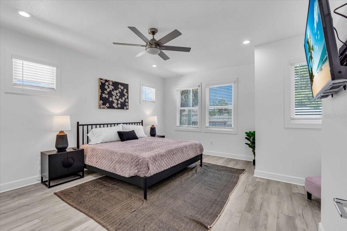 Image 22 of 31 For 2608 18th Street 1