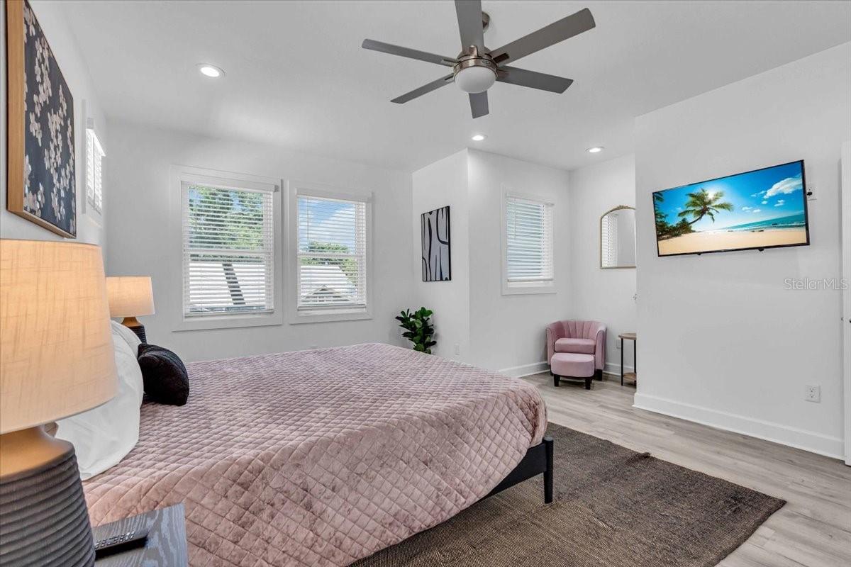 Image 23 of 31 For 2608 18th Street 1
