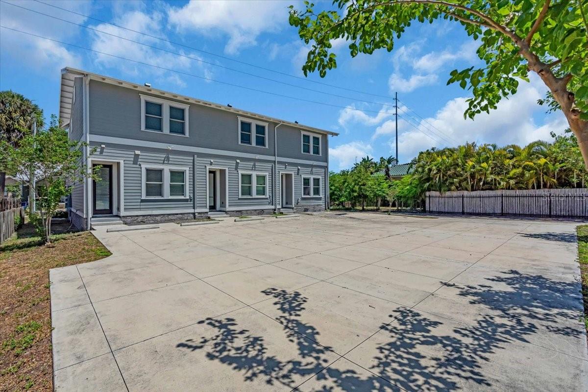 Image 27 of 31 For 2608 18th Street 1