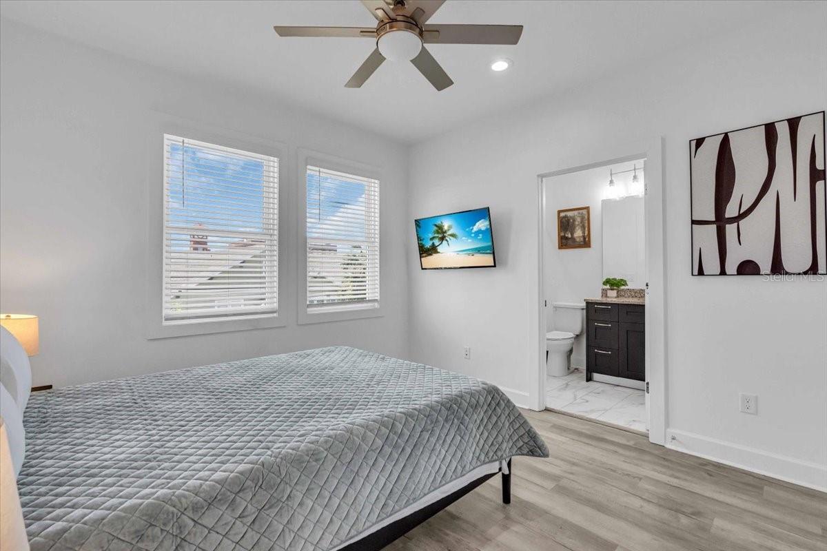 Image 19 of 28 For 2608 18th Street 2