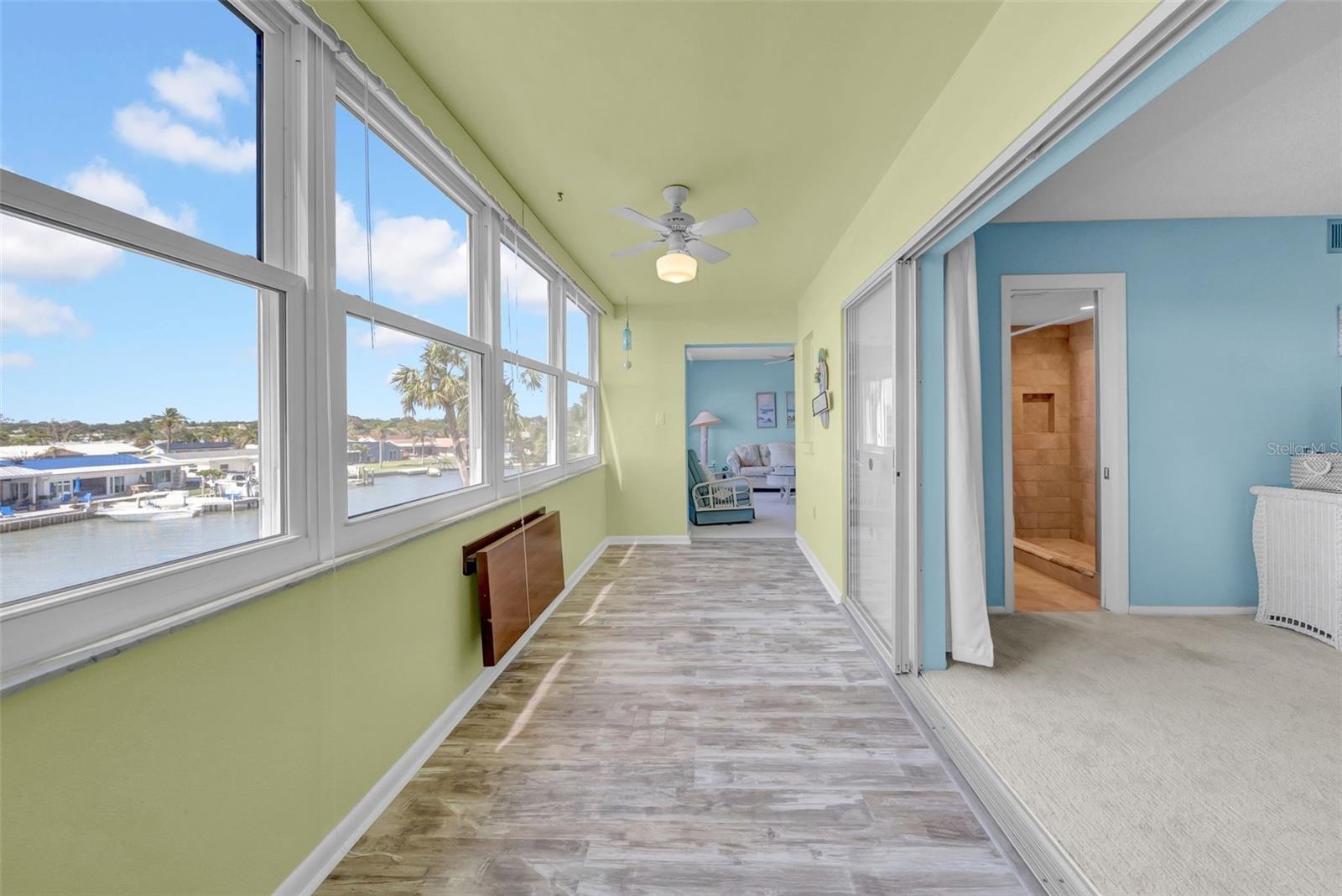 Image 11 of 49 For 4725 Cove Circle 302