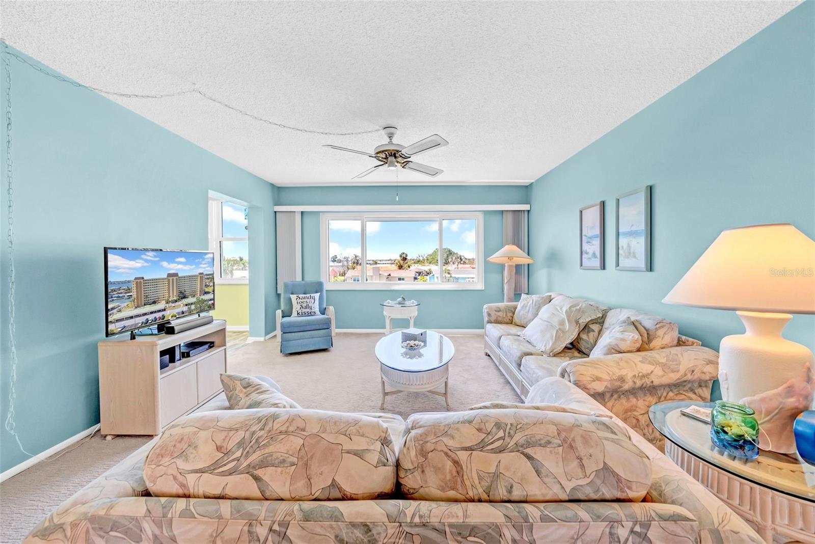 Image 22 of 49 For 4725 Cove Circle 302