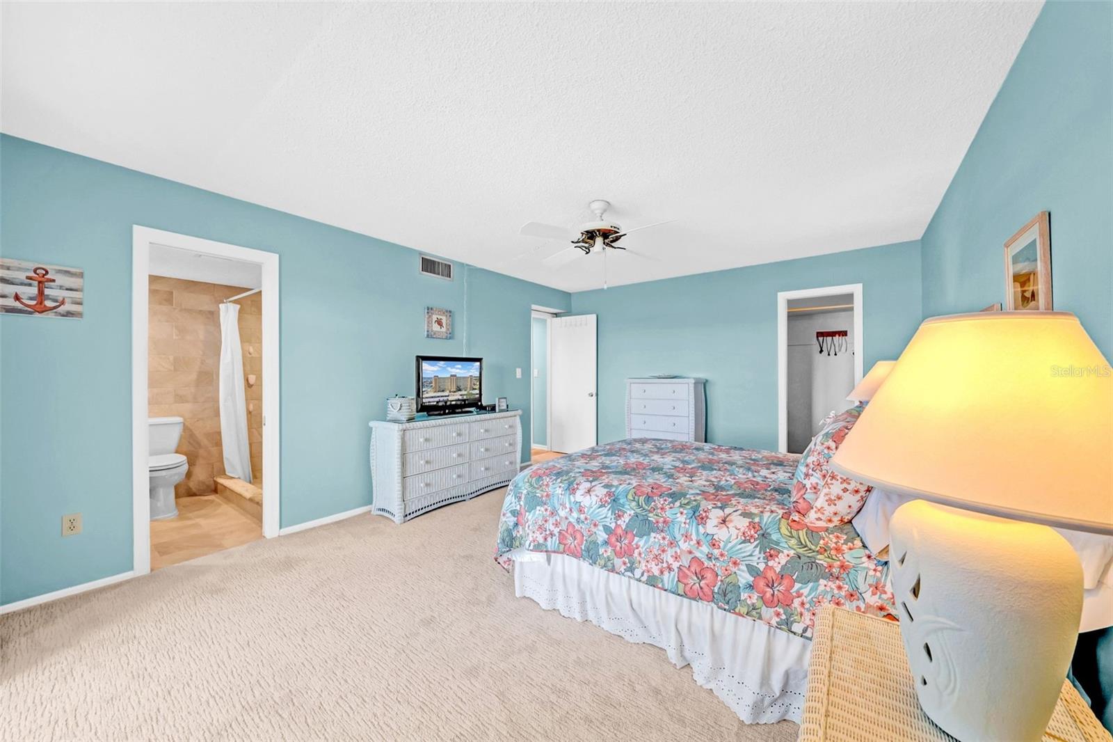 Image 28 of 49 For 4725 Cove Circle 302
