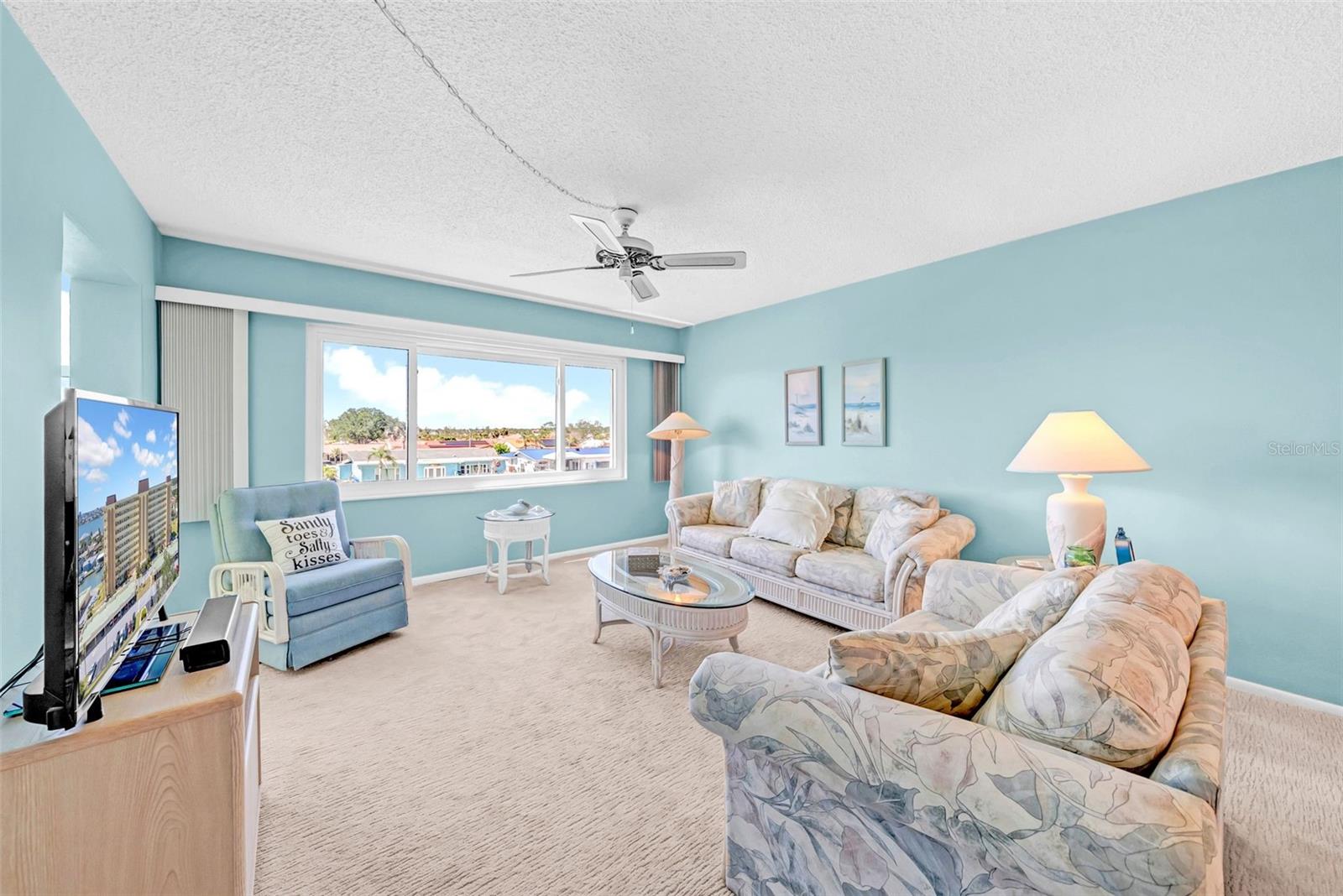 Image 7 of 49 For 4725 Cove Circle 302