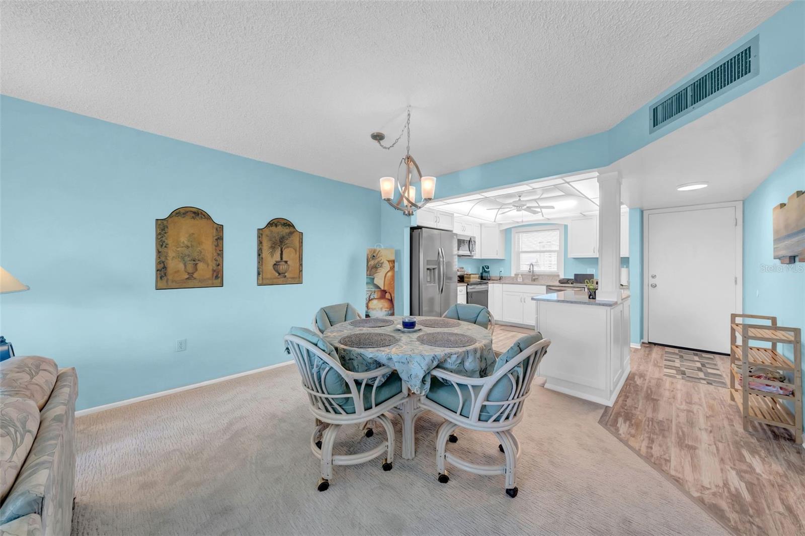 Image 8 of 49 For 4725 Cove Circle 302