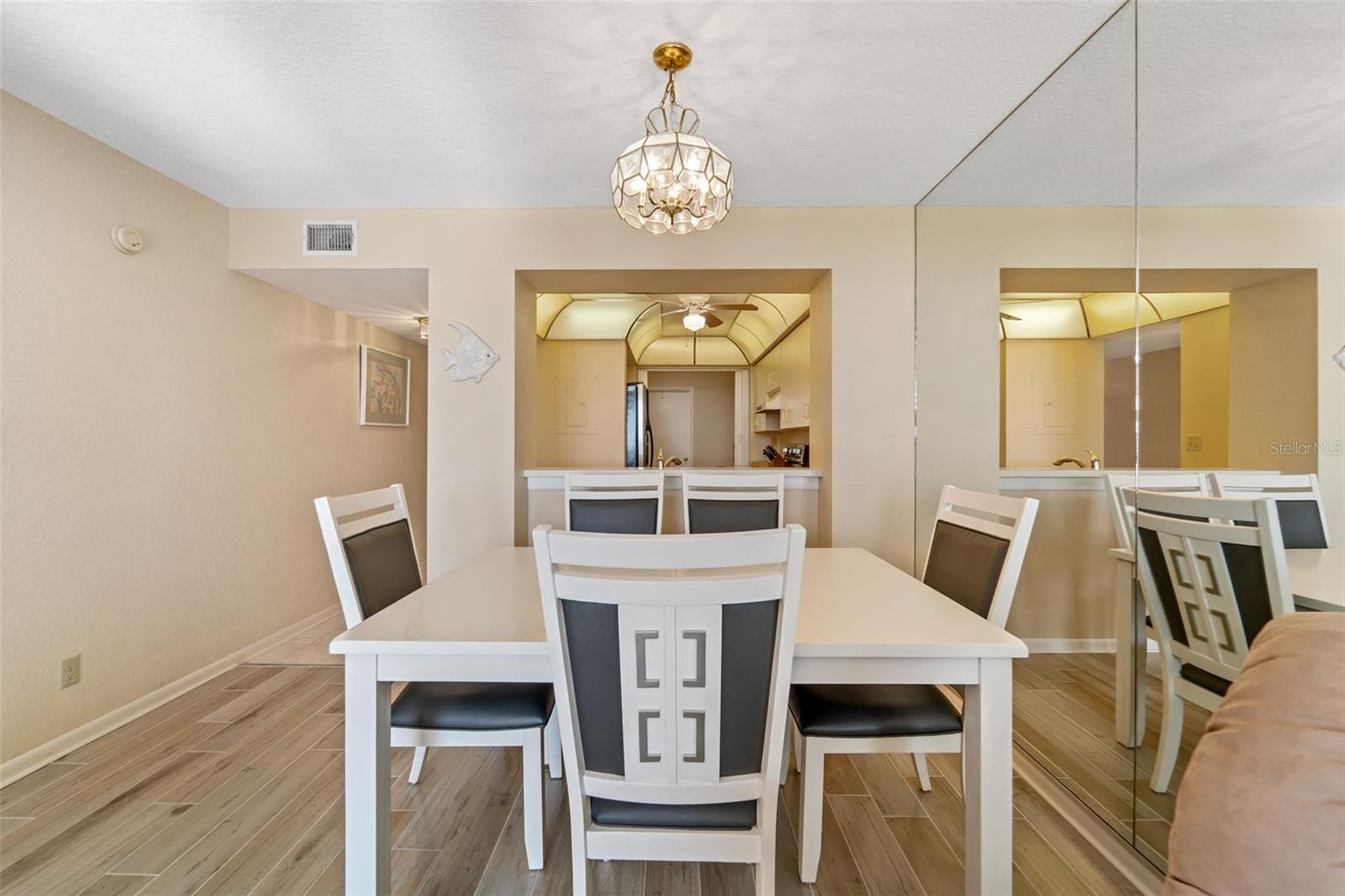 Image 10 of 27 For 6021 Bahia Del Mar Circle 534