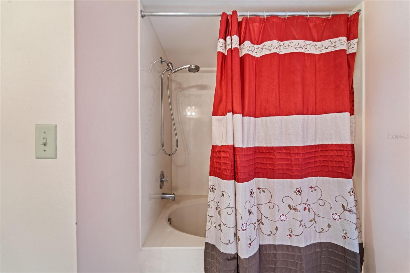 Image 19 of 27 For 6021 Bahia Del Mar Circle 534