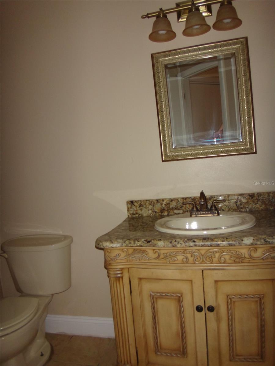 Image 22 of 24 For 665 Oak Harbour Drive 115