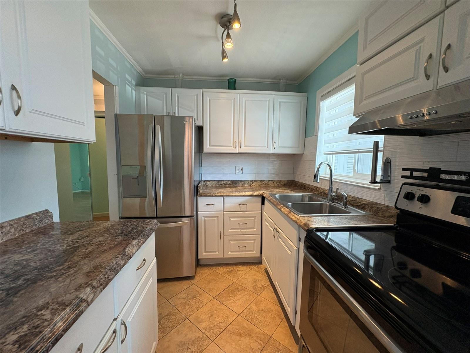 Image 9 of 30 For 2077 Canal Drive L35