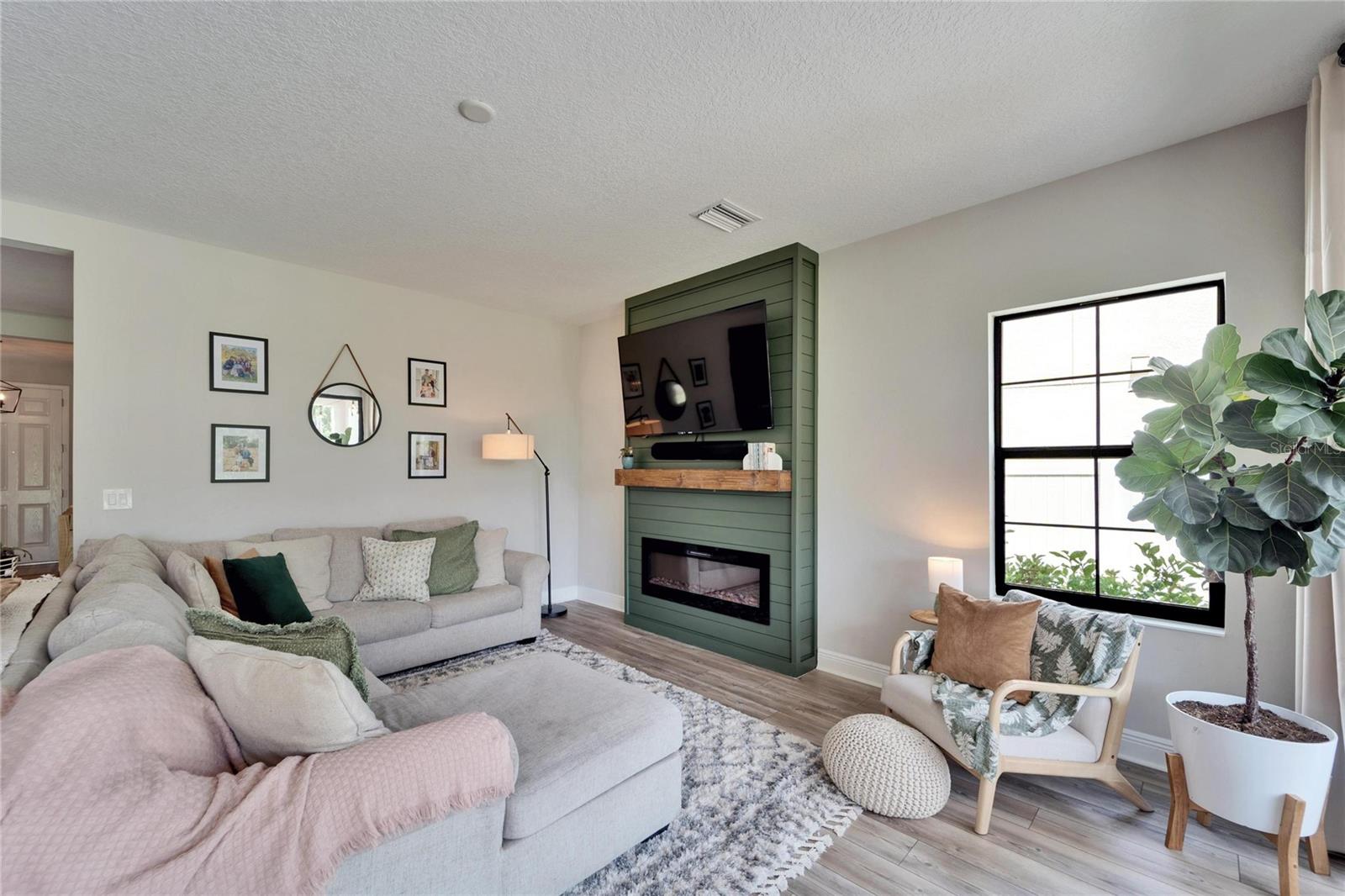 Image 10 of 96 For 13042 Pennybrook Drive