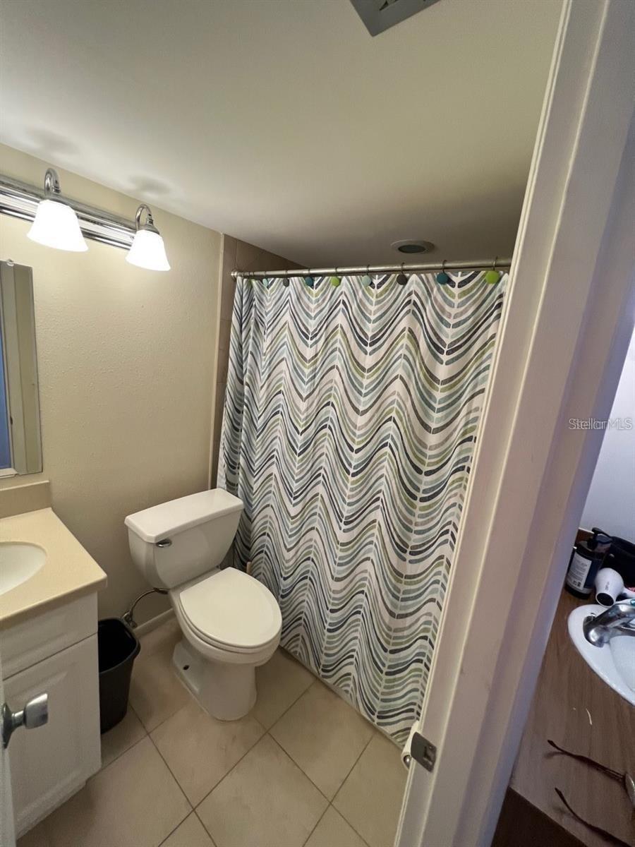 Image 12 of 23 For 450 Gulfview Boulevard 1603