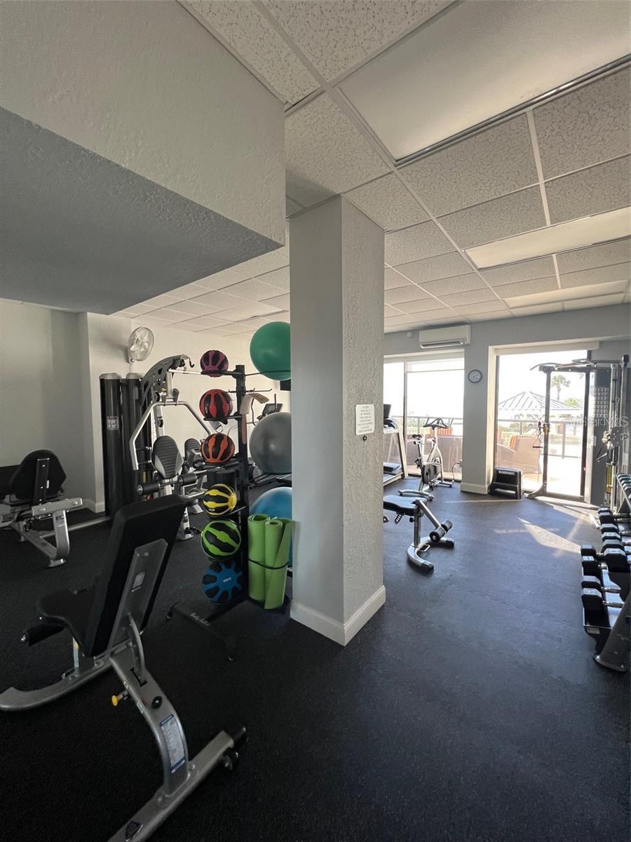 Image 21 of 23 For 450 Gulfview Boulevard 1603