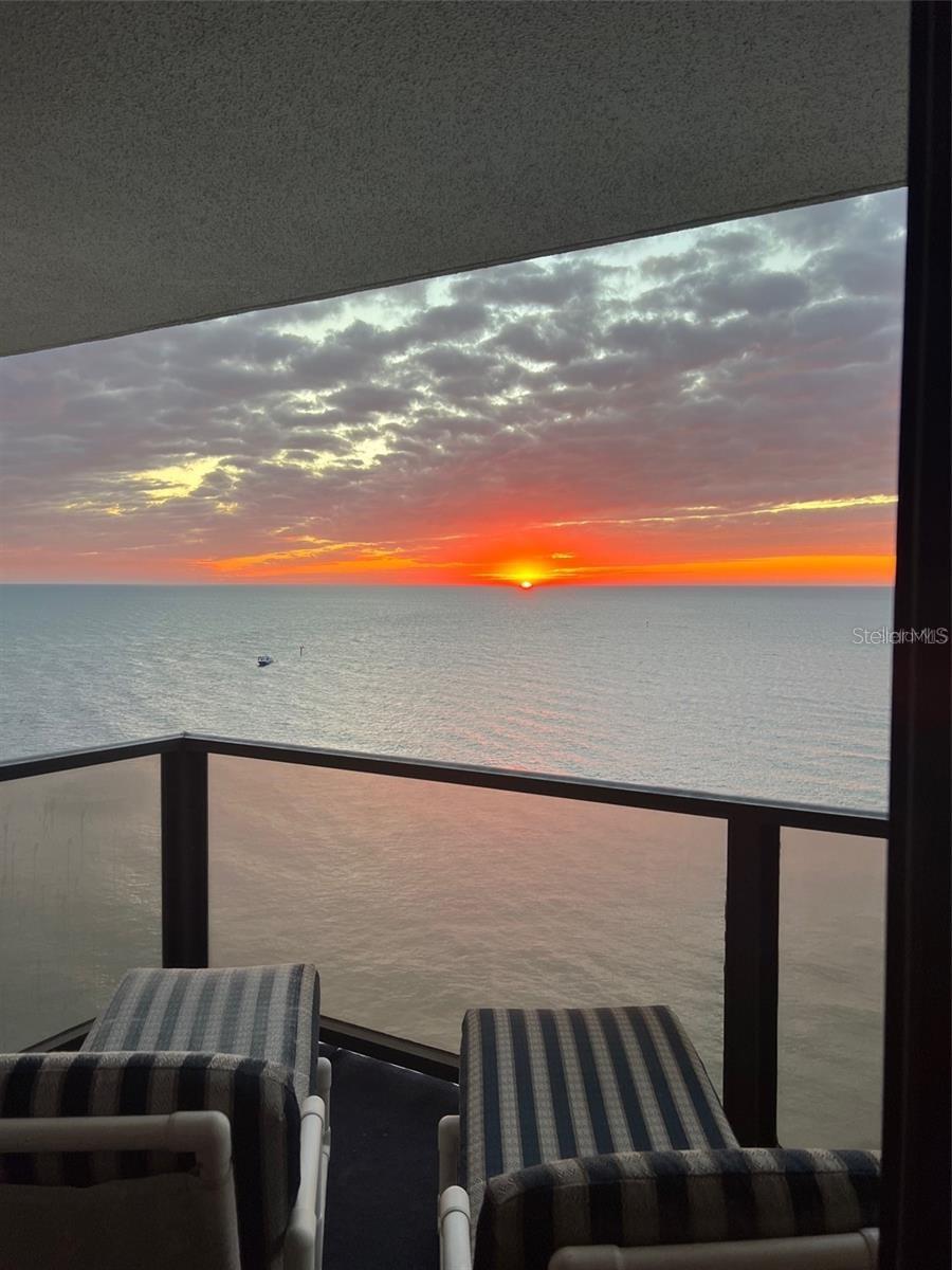 Image 4 of 23 For 450 Gulfview Boulevard 1603