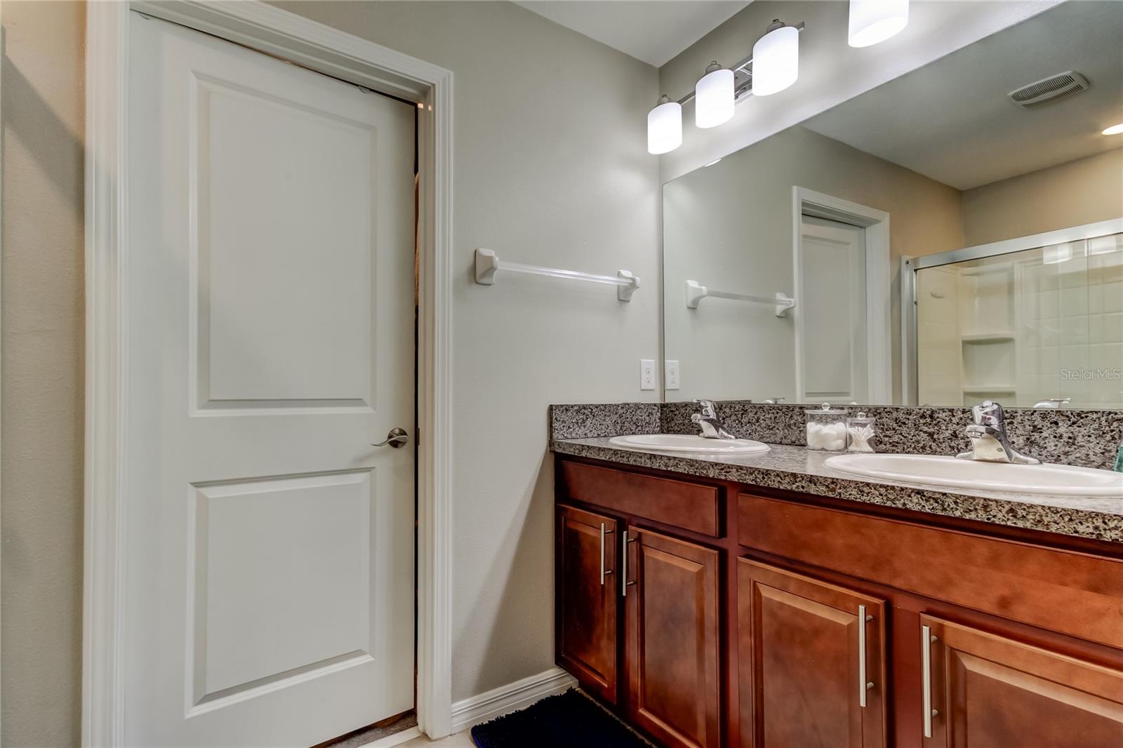 Image 17 of 29 For 13923 Arbor Pines Drive