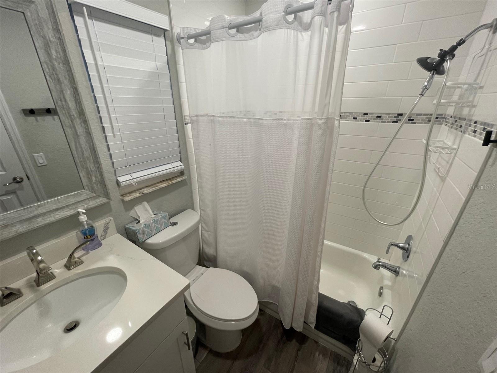 Listing photo id 9 for 4551 Floramar Terrace