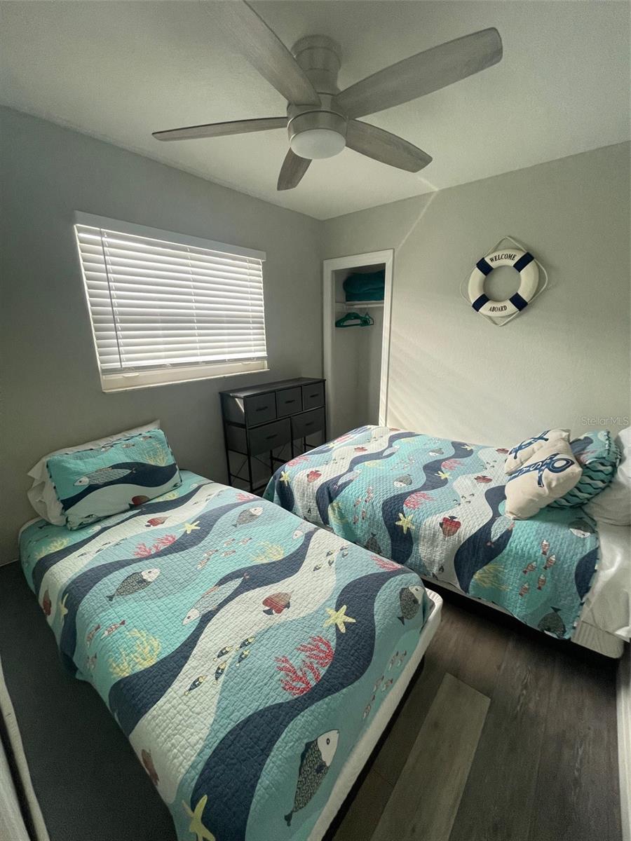 Listing photo id 10 for 4551 Floramar Terrace