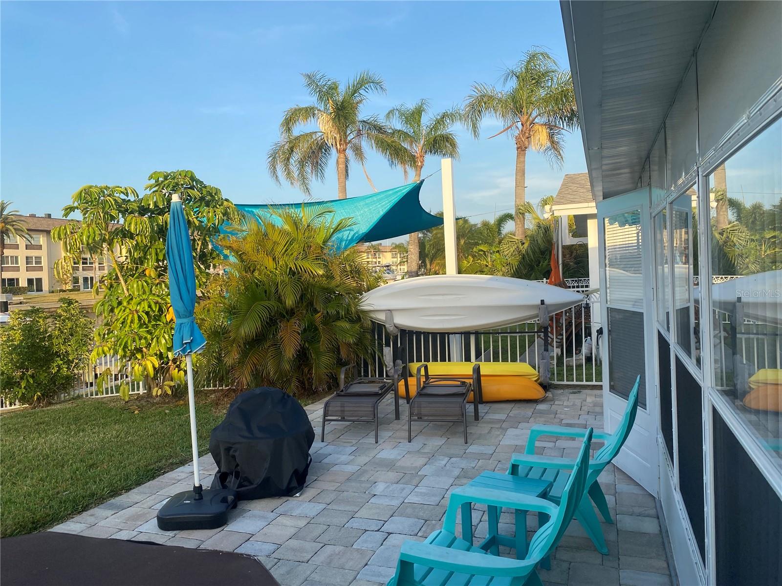 Listing photo id 13 for 4551 Floramar Terrace