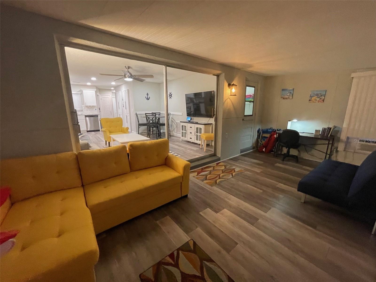 Listing photo id 6 for 4551 Floramar Terrace