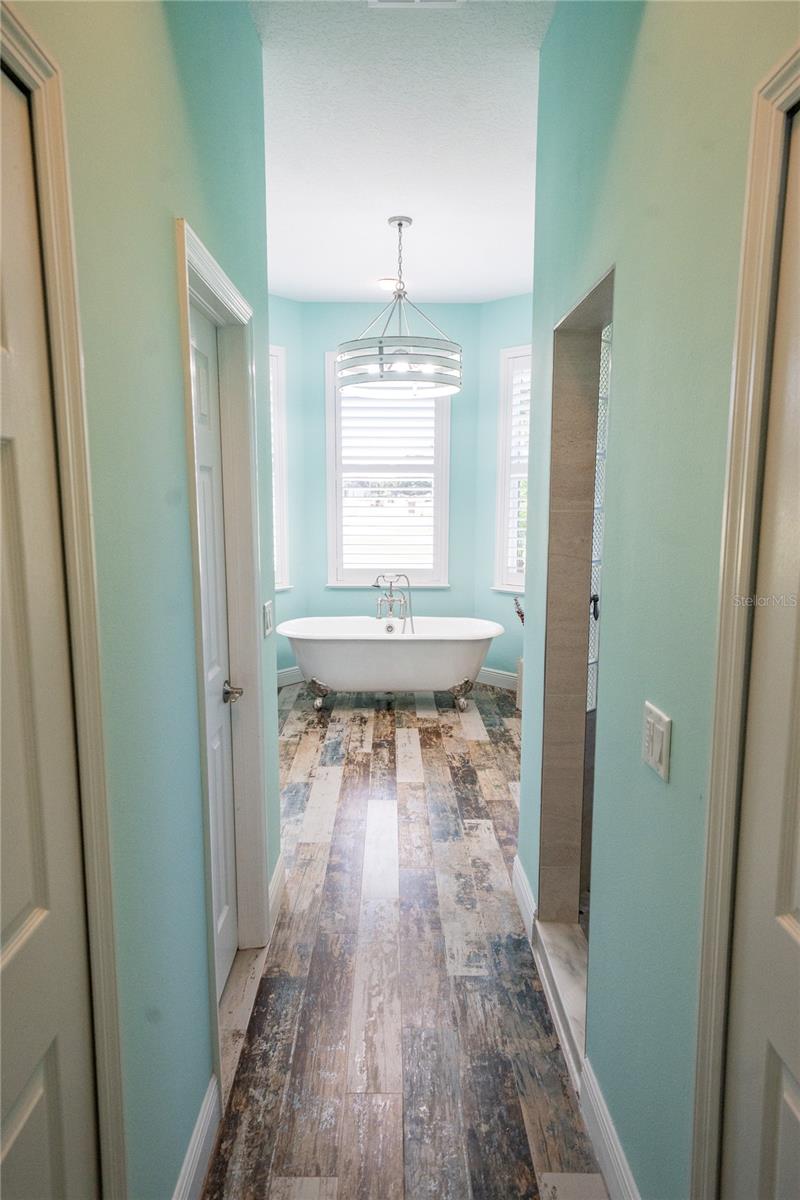 Image 21 of 72 For 490 Silver Moss Lane