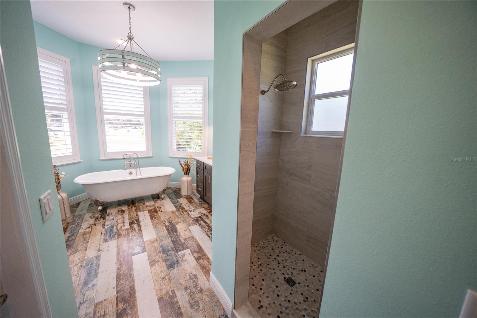 Image 24 of 72 For 490 Silver Moss Lane