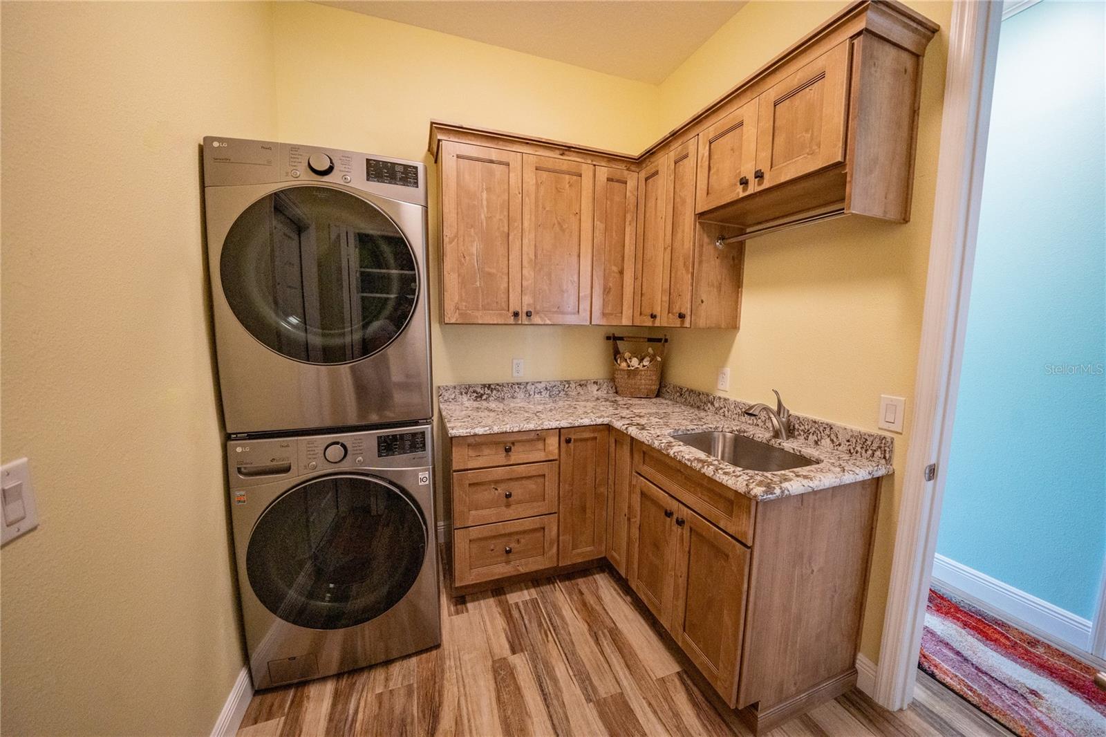 Image 37 of 72 For 490 Silver Moss Lane