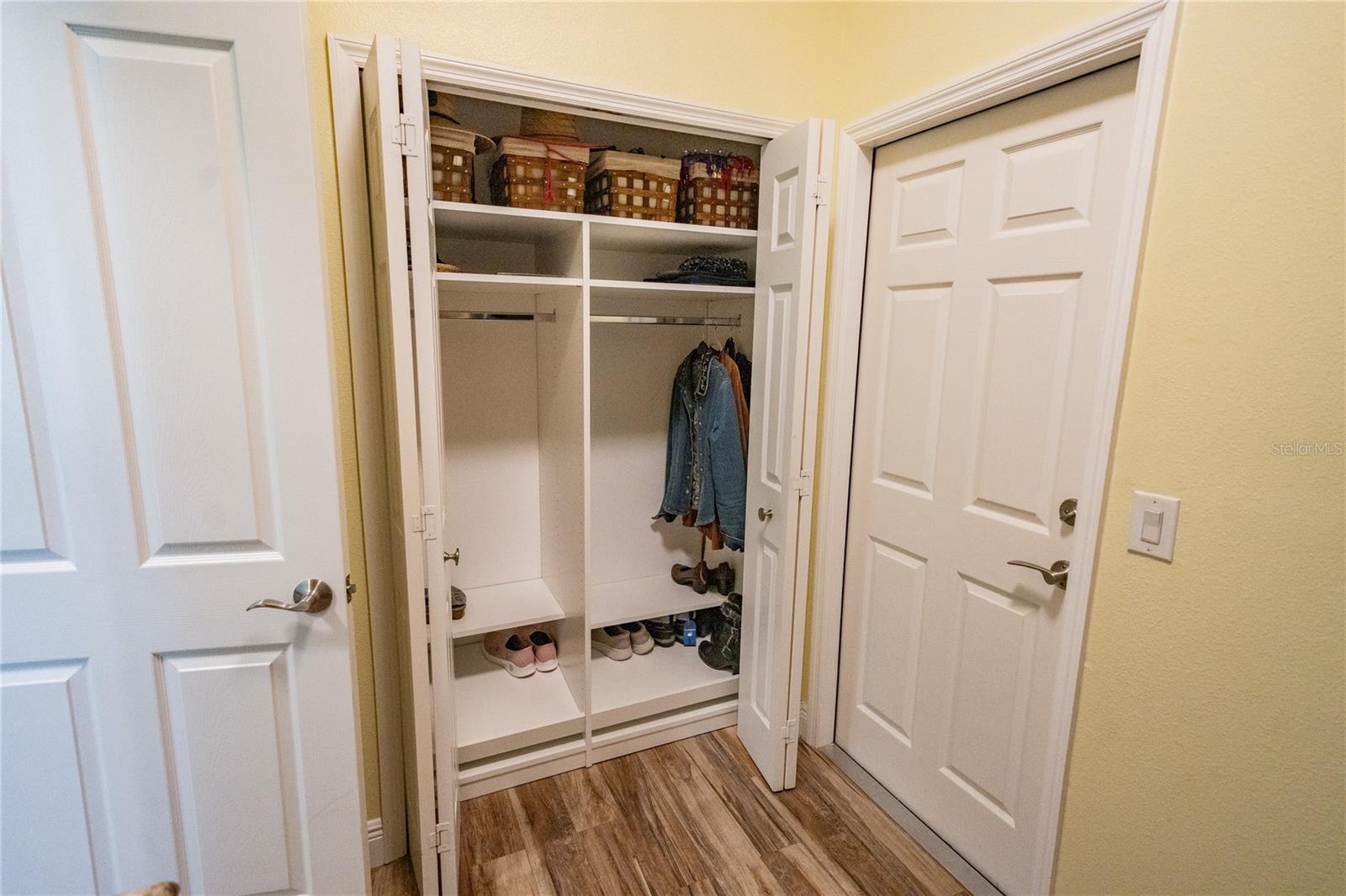 Image 38 of 72 For 490 Silver Moss Lane