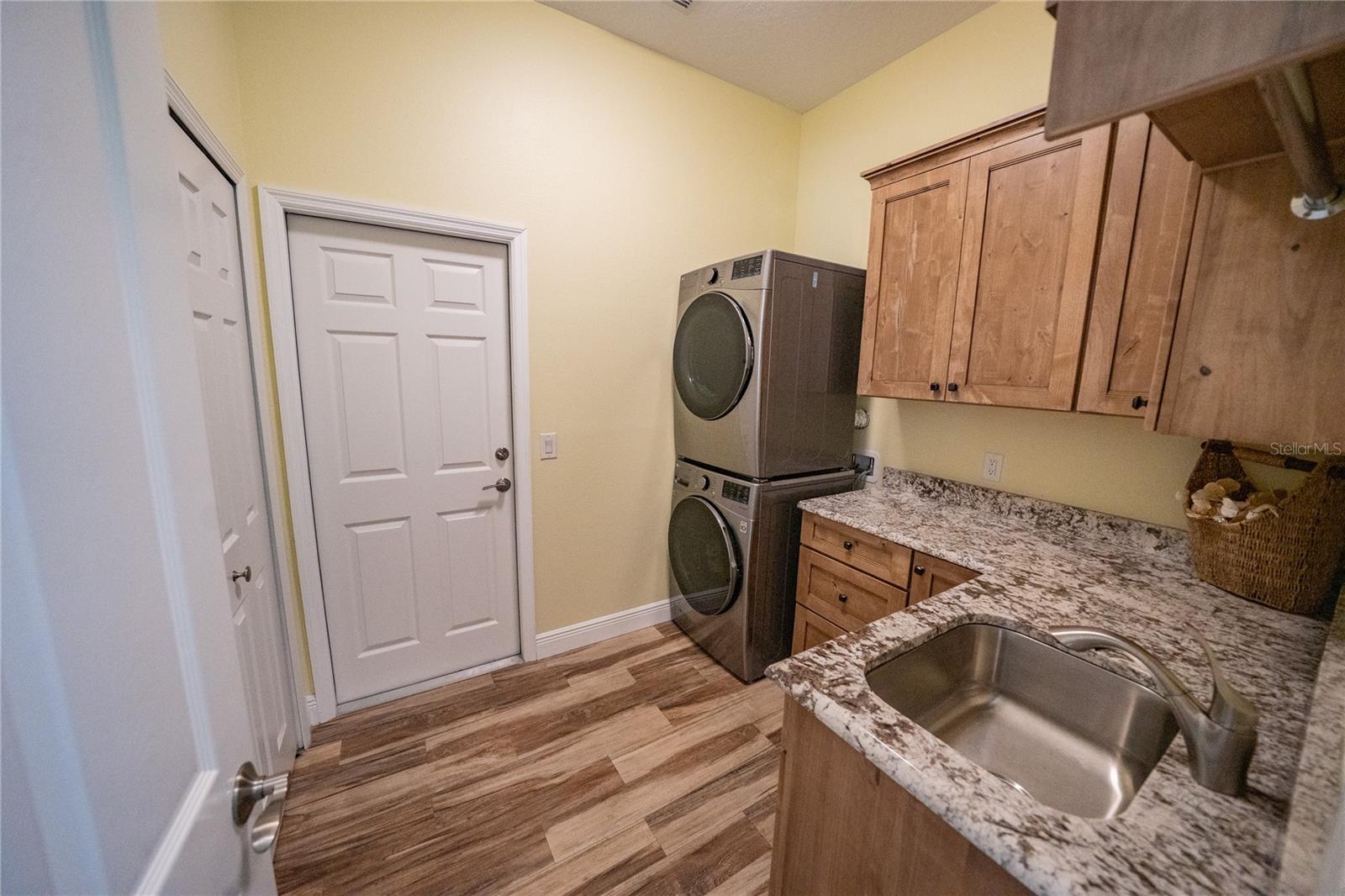 Image 71 of 72 For 490 Silver Moss Lane