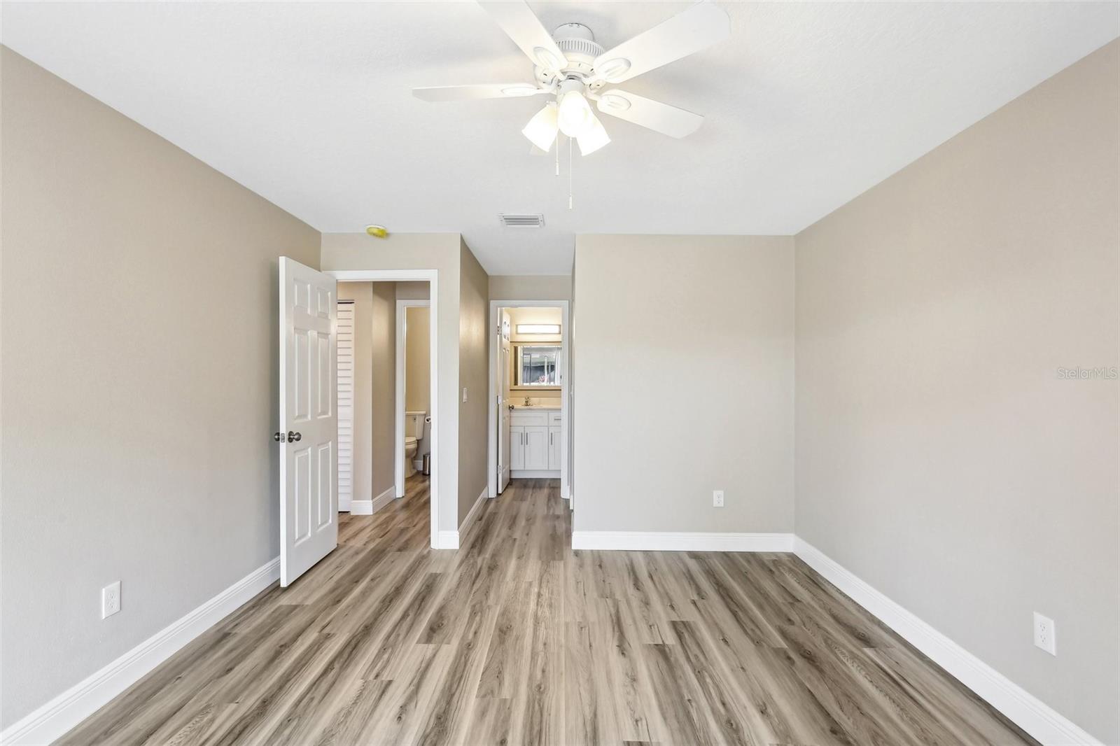 Image 13 of 33 For 1203 16th Circle Se