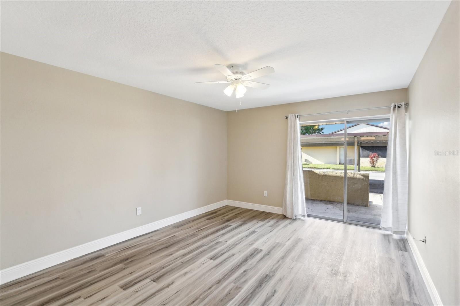 Image 15 of 33 For 1203 16th Circle Se