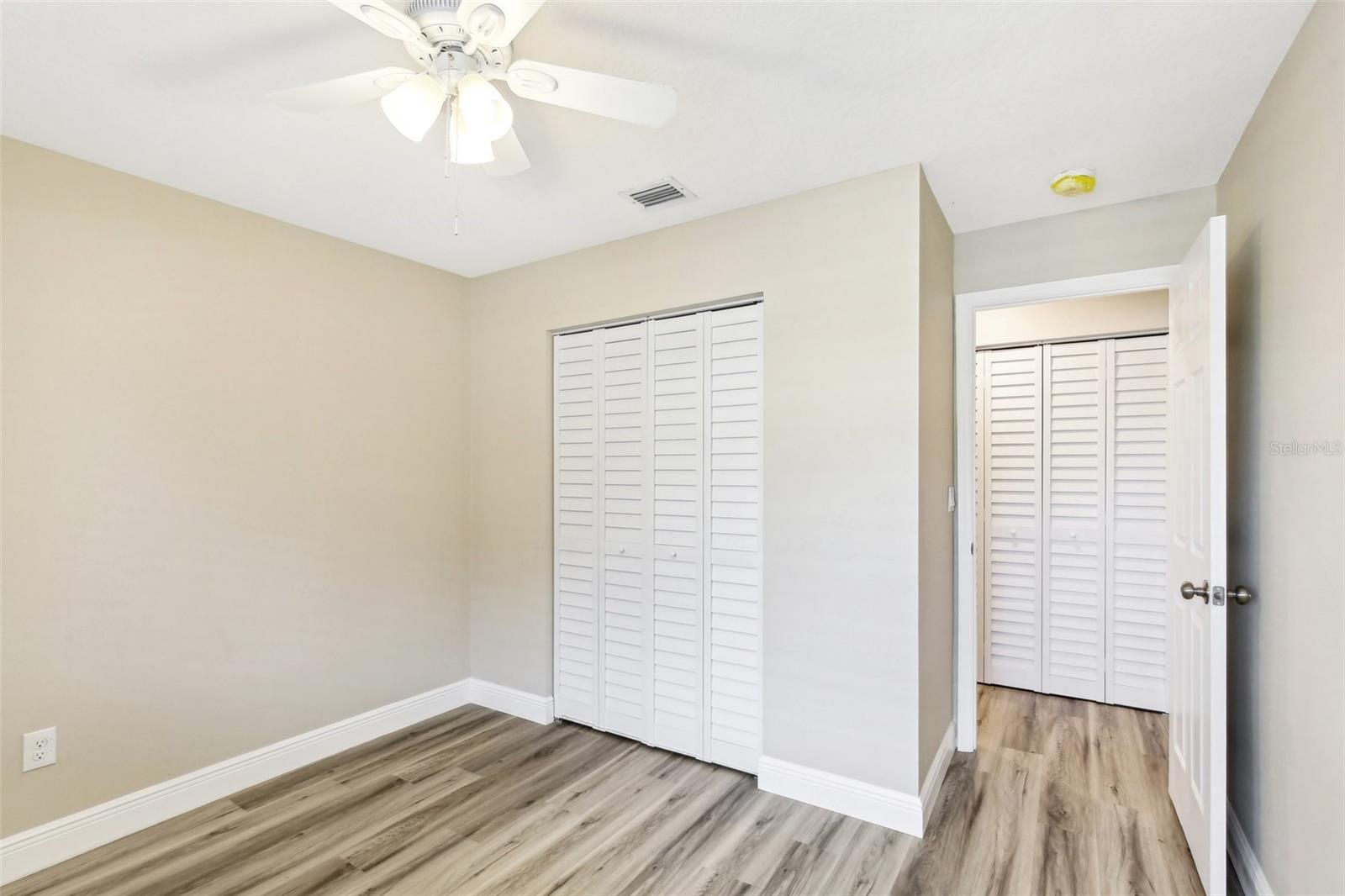 Image 18 of 33 For 1203 16th Circle Se