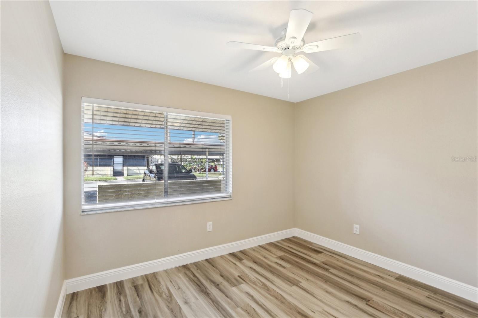 Image 21 of 33 For 1203 16th Circle Se