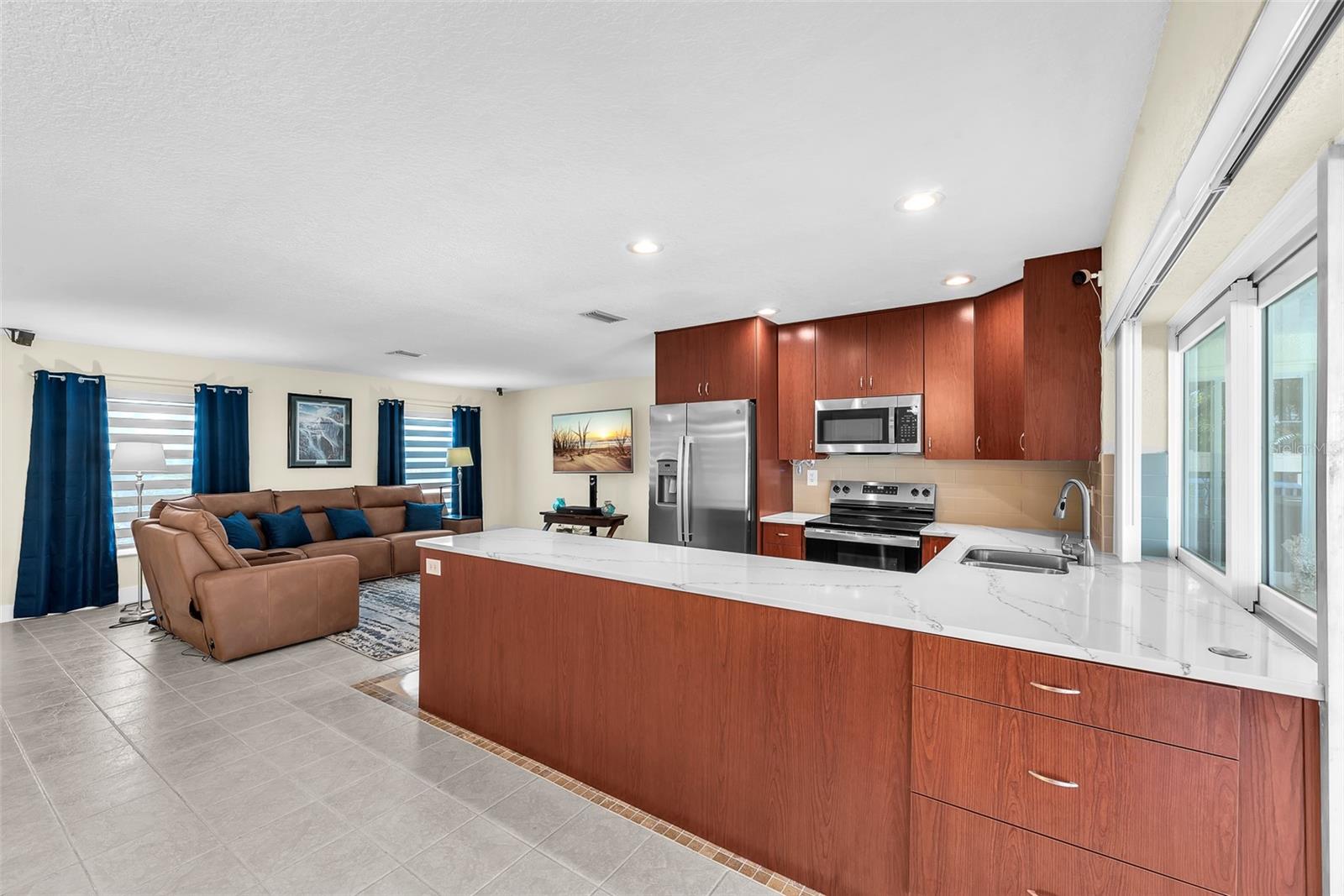 Image 17 of 42 For 1012 Spindle Palm Way