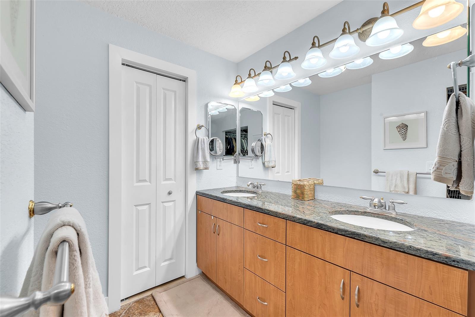 Image 20 of 42 For 1012 Spindle Palm Way