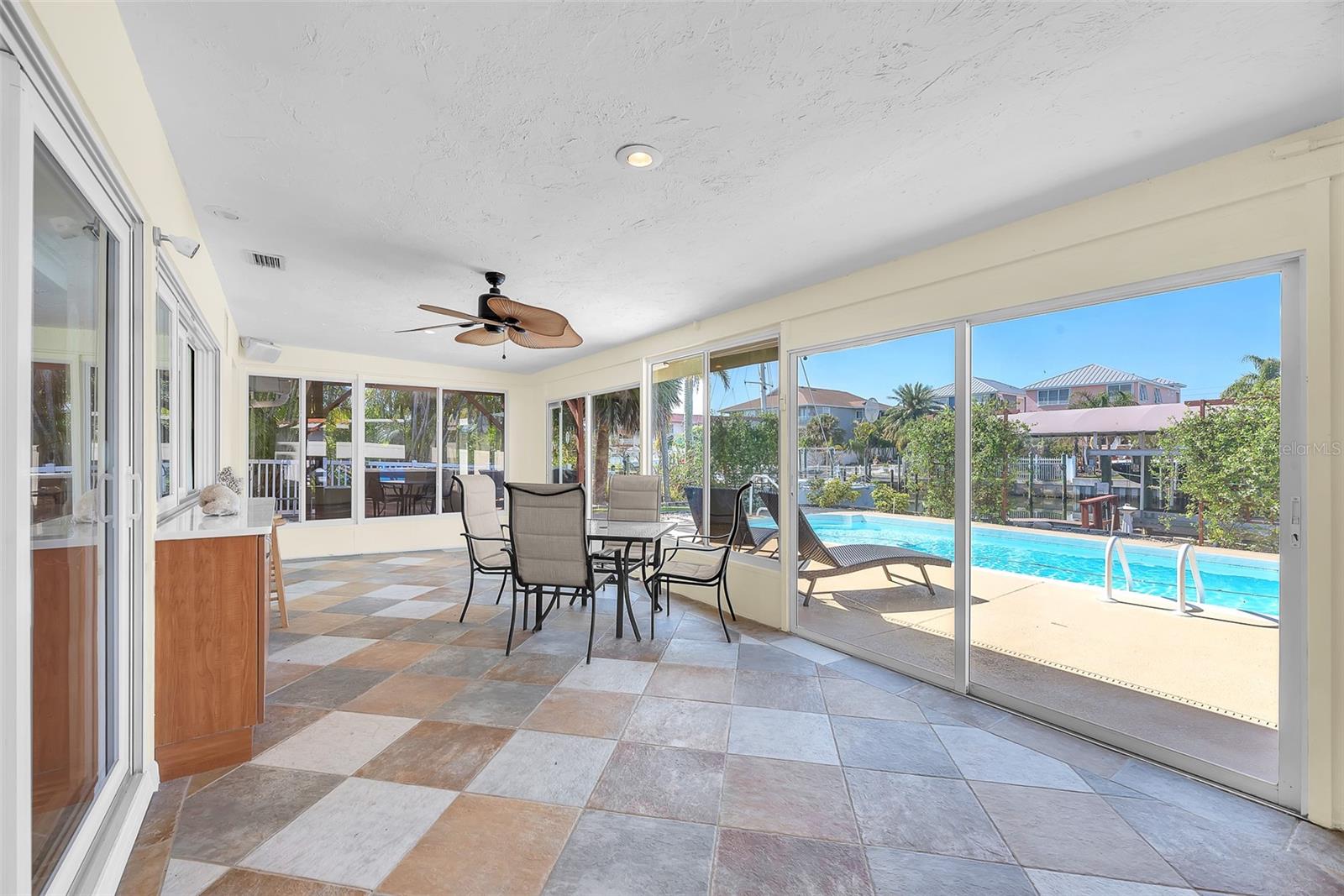 Image 21 of 42 For 1012 Spindle Palm Way