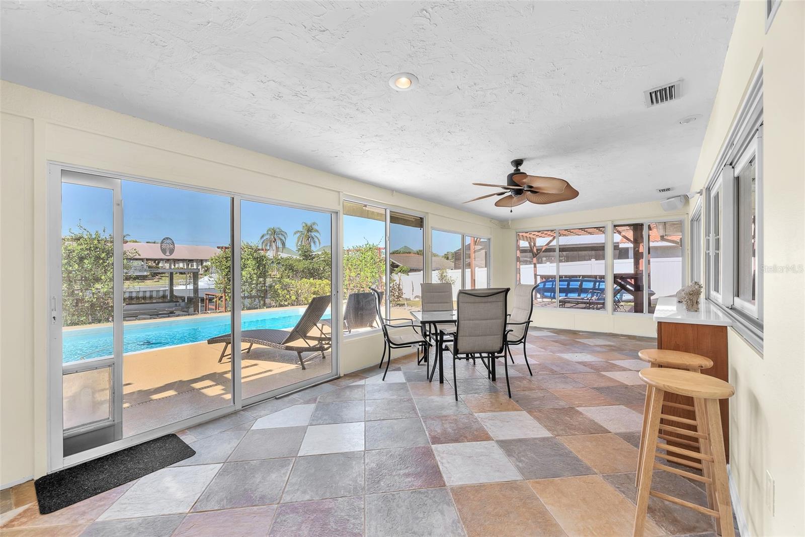 Image 23 of 42 For 1012 Spindle Palm Way