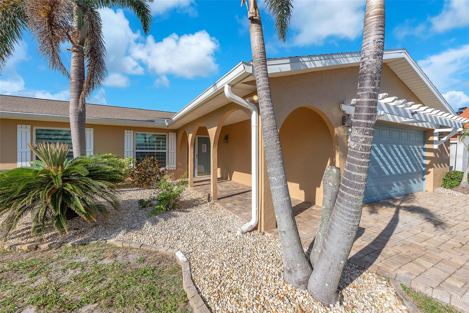 Image 3 of 42 For 1012 Spindle Palm Way