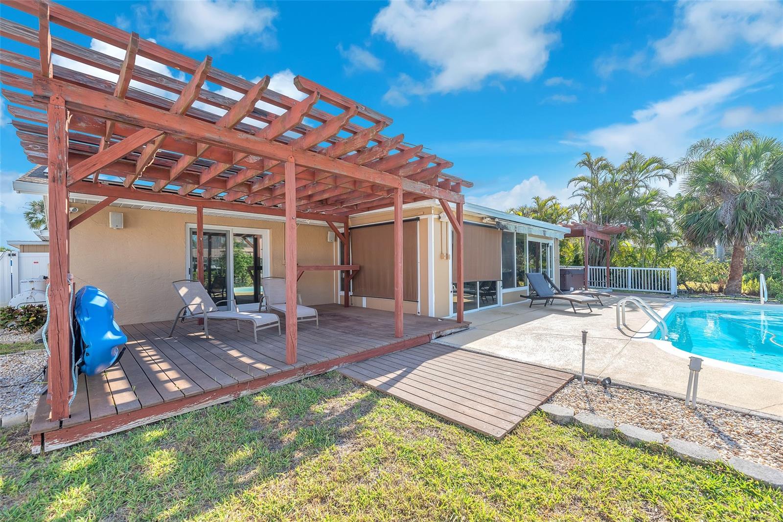 Image 30 of 42 For 1012 Spindle Palm Way