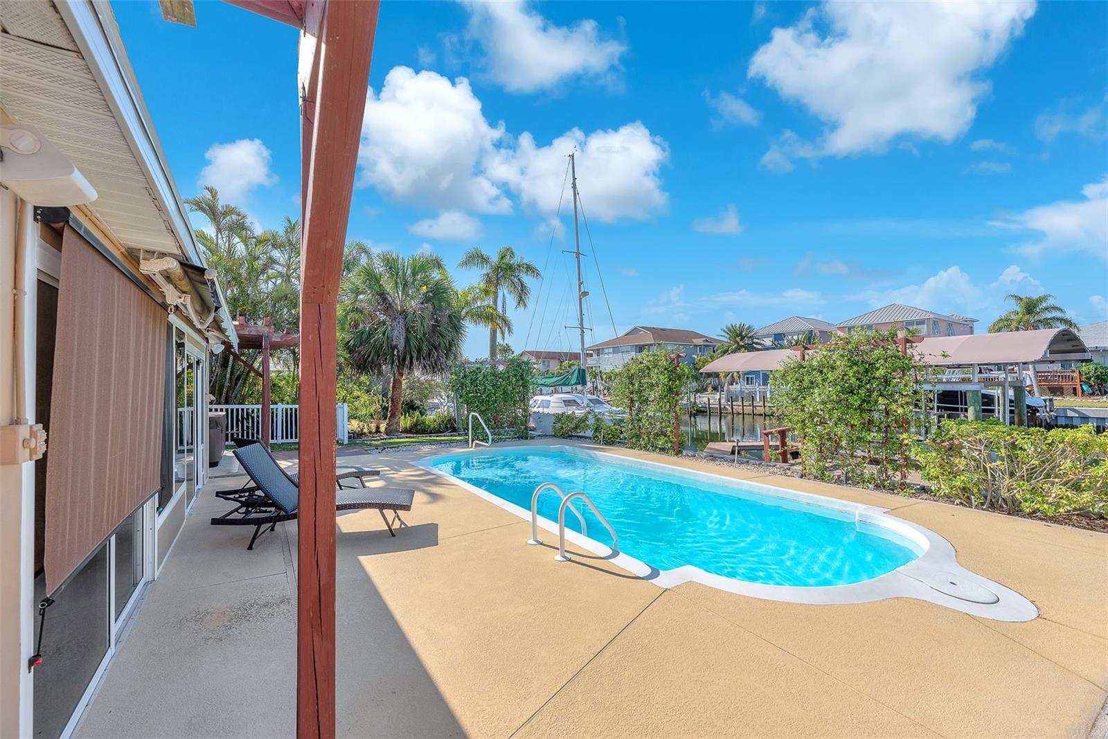 Image 32 of 42 For 1012 Spindle Palm Way